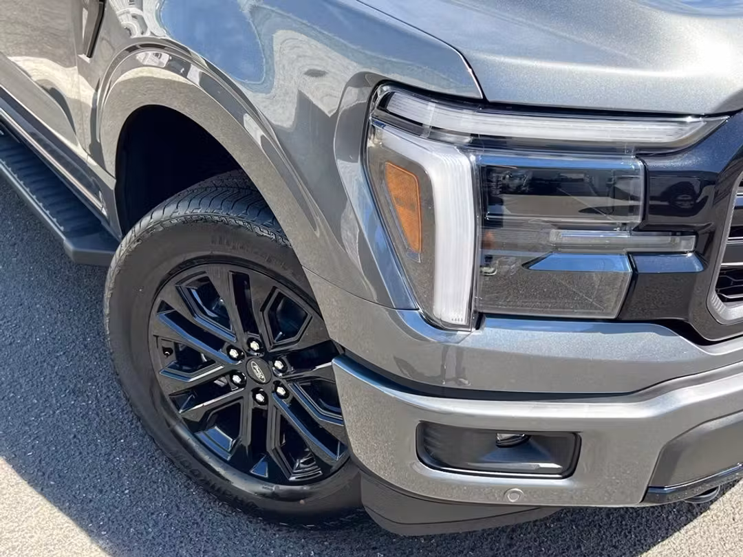 2026 Ford F-150 Lariat - Image 2