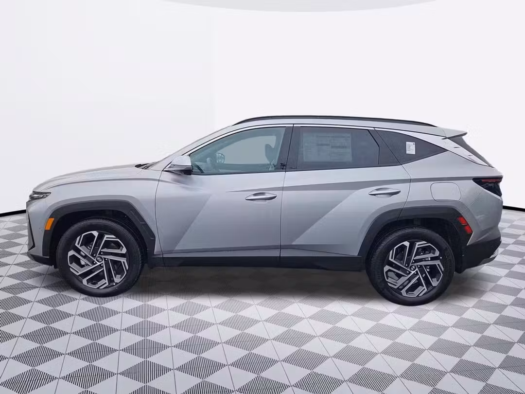 2026 Hyundai Tucson Hybrid Limited - Image 3