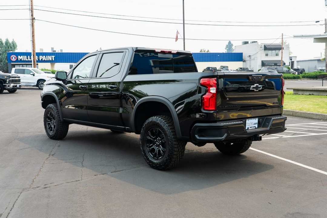 2026 Chevrolet Silverado 1500 ZR2 - Image 3