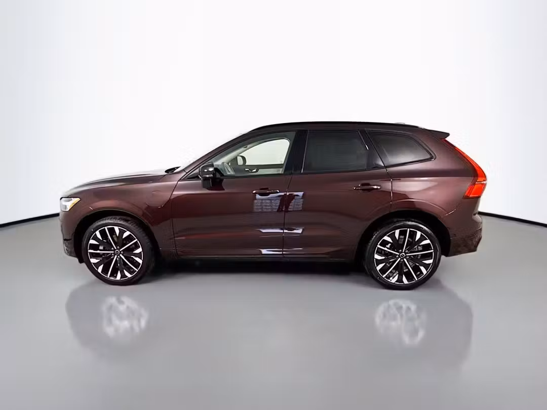 2026 Volvo Xc60 Plug-In Hybrid T8 Ultra - Image 2