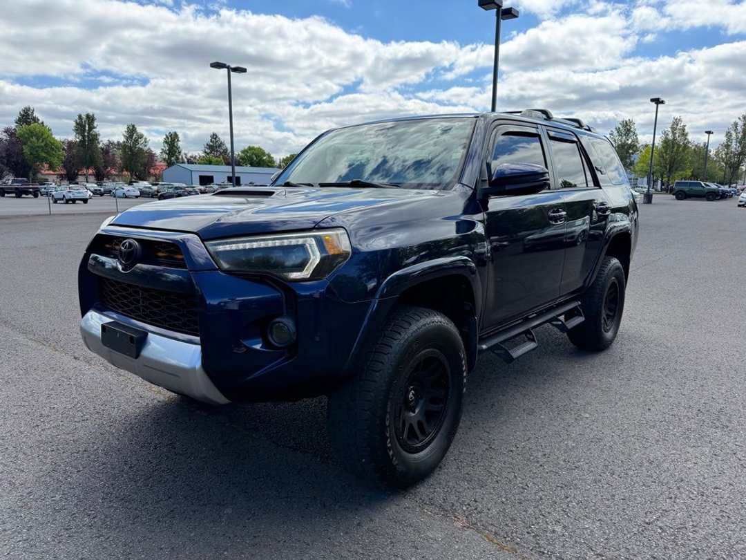 2017 Toyota 4Runner TRD OffRoad Premium - Image 3