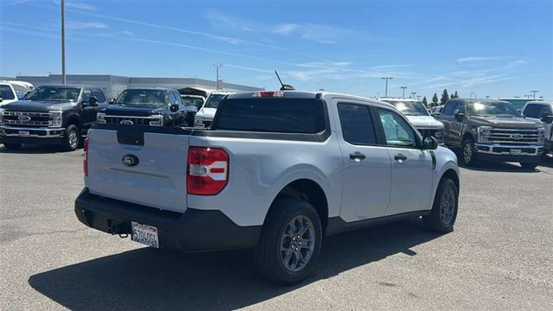 2025 Ford Maverick XLT - Image 3