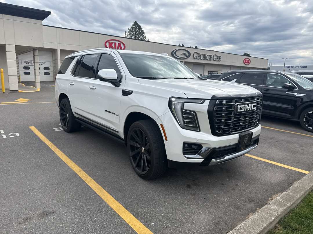2025 GMC Yukon Denali Ultimate - Image 2