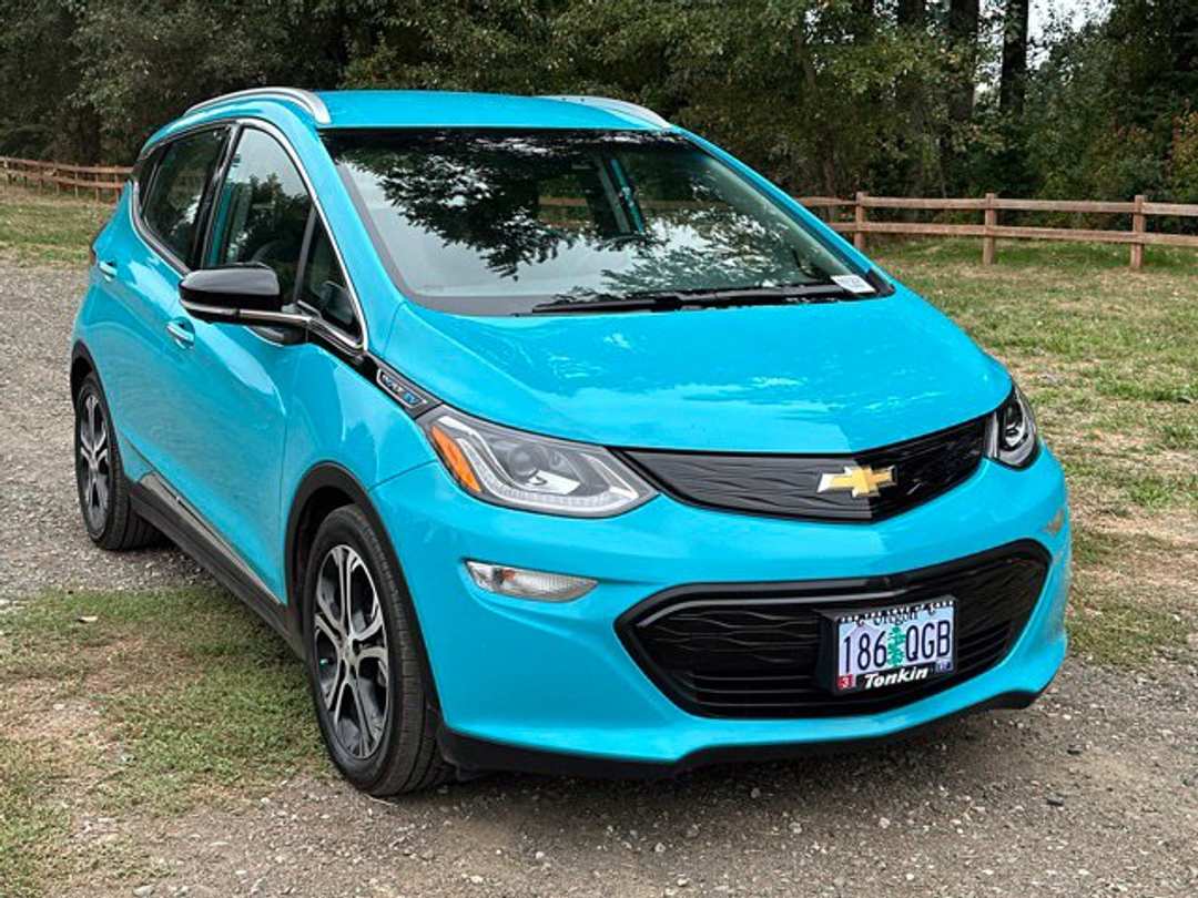 2020 Chevrolet Bolt Ev Premier - Image 2