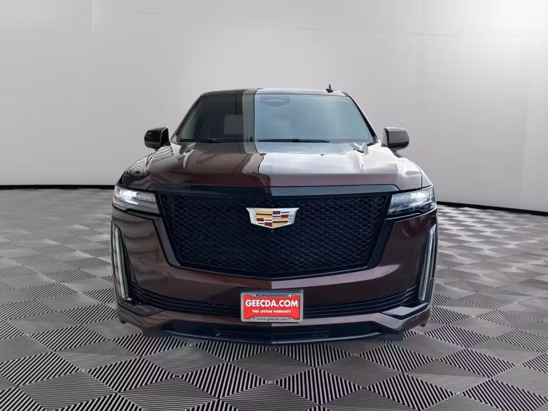 2022 Cadillac Escalade Sport - Image 2