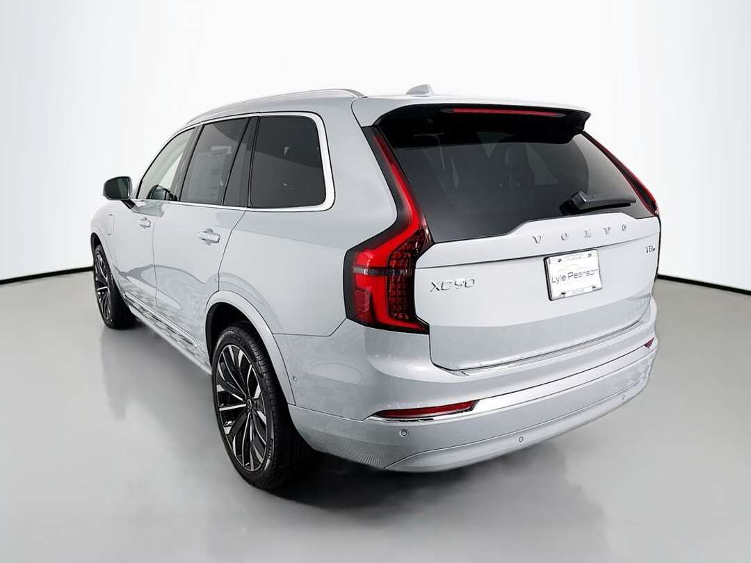 2026 Volvo Xc90 Plug-In Hybrid T8 Plus - Image 3