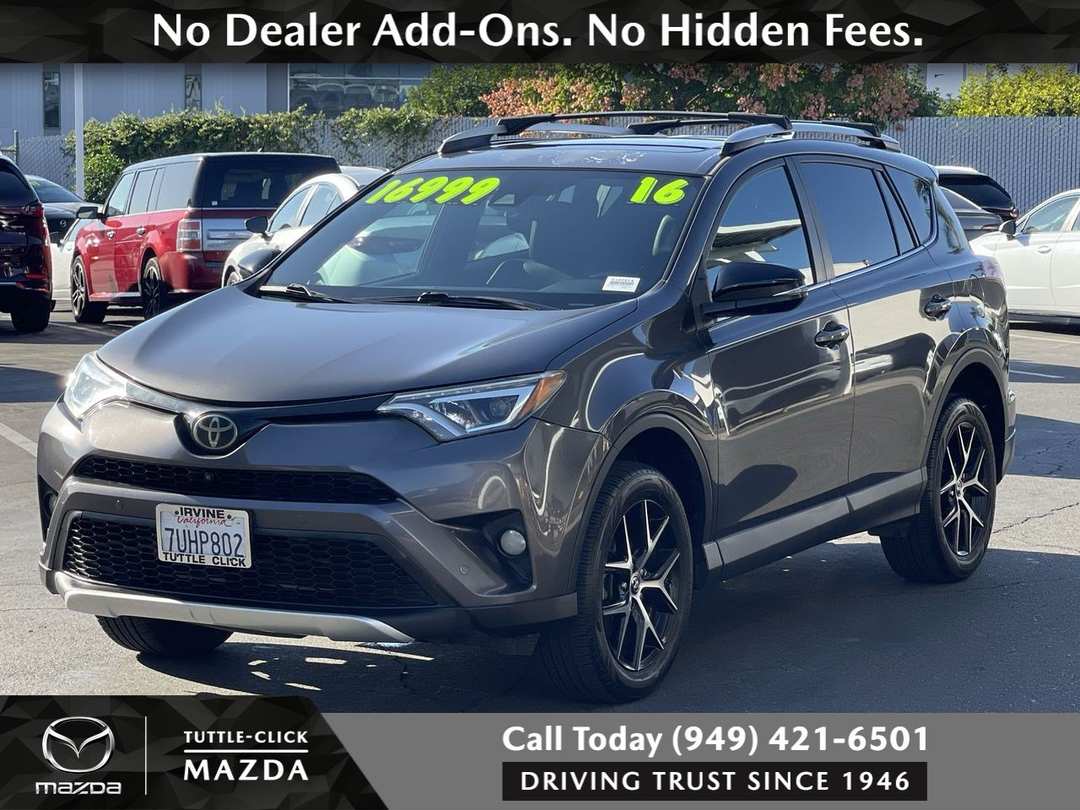 2016 Toyota Rav4 SE - Image 3
