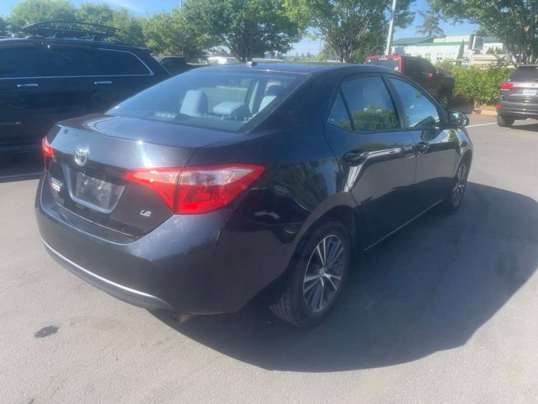 2017 Toyota Corolla LE - Image 3