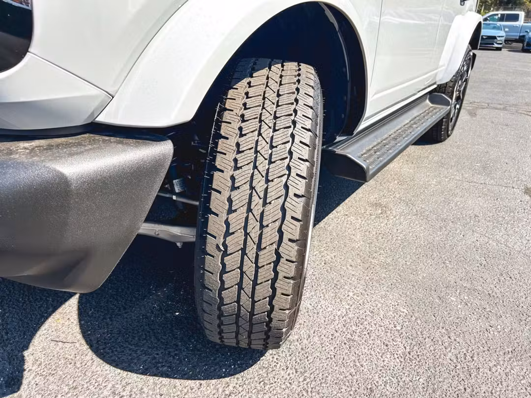 2026 Ford Bronco Outer Banks - Image 3
