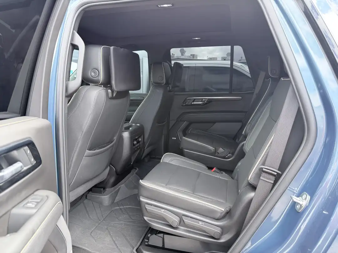 2025 Chevrolet Tahoe Premier - Image 3