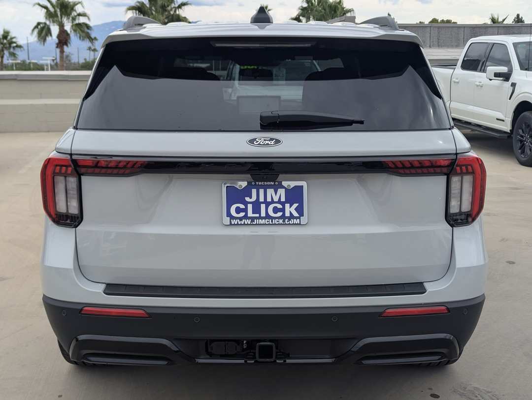 2027 Ford Explorer STLine - Image 3