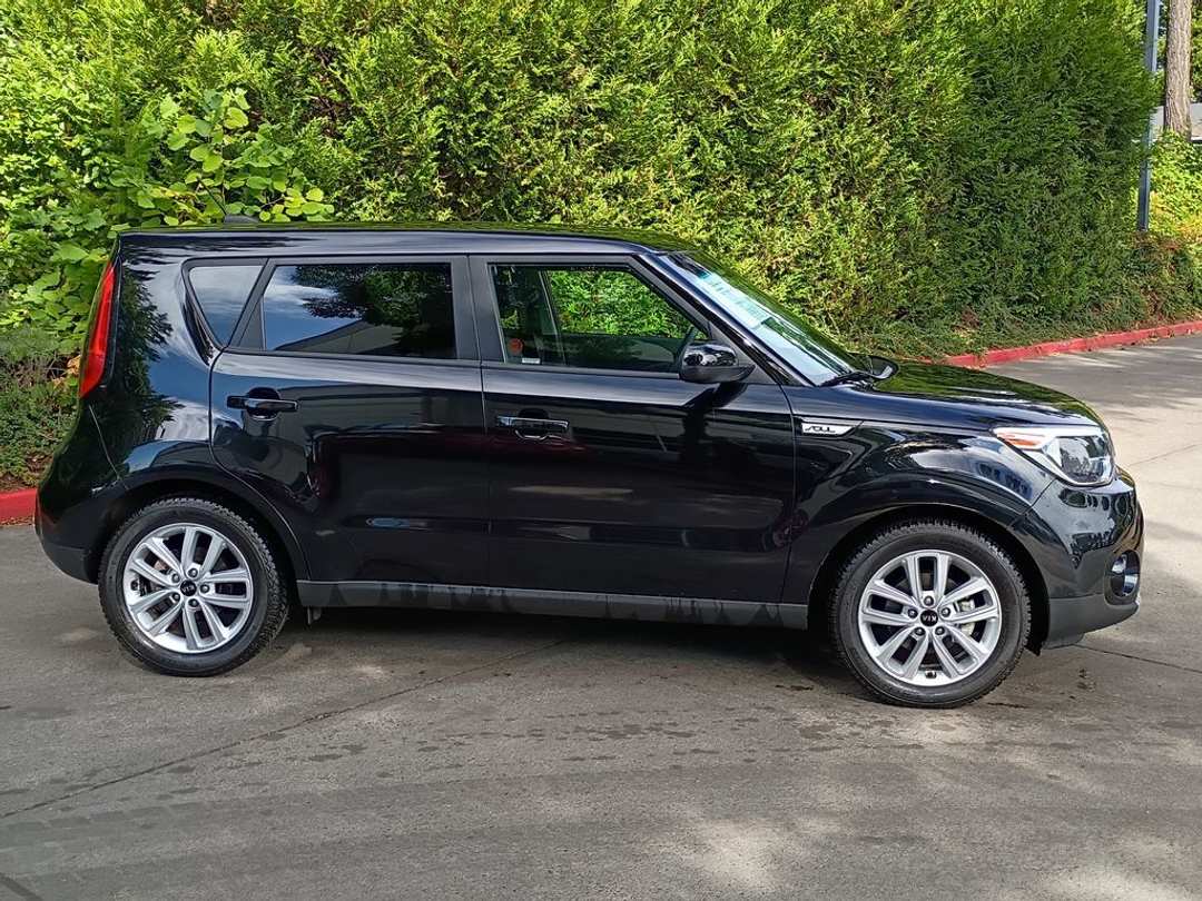 2017 Kia Soul Plus - Image 3