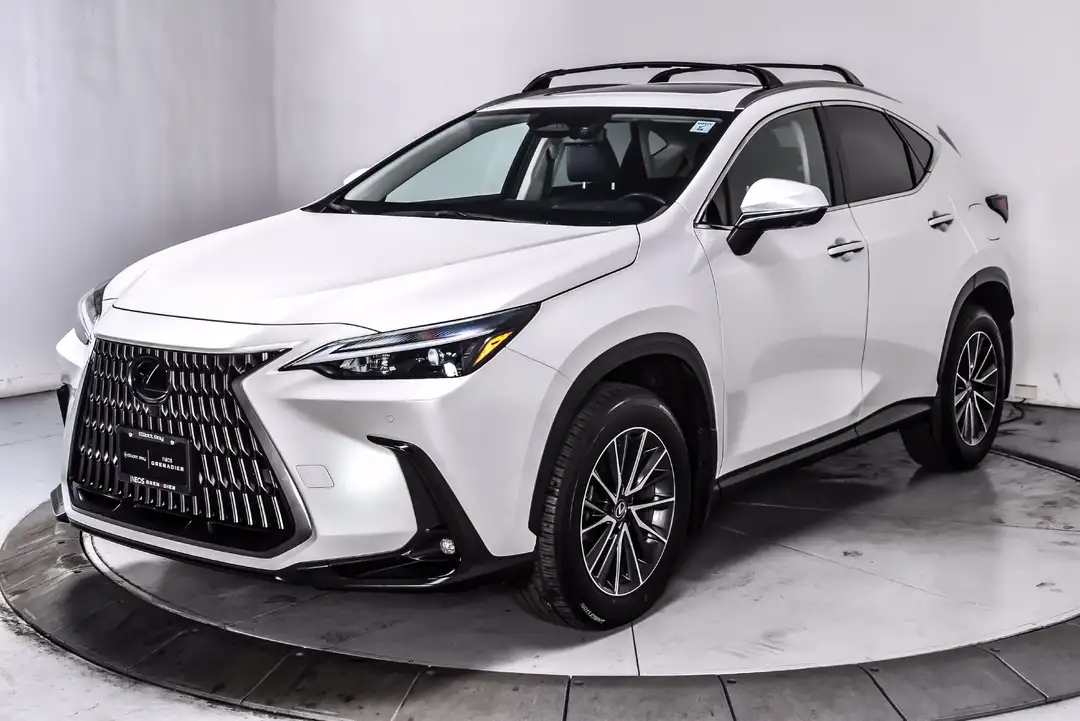 2025 Lexus NX 350h Premium - Image 3