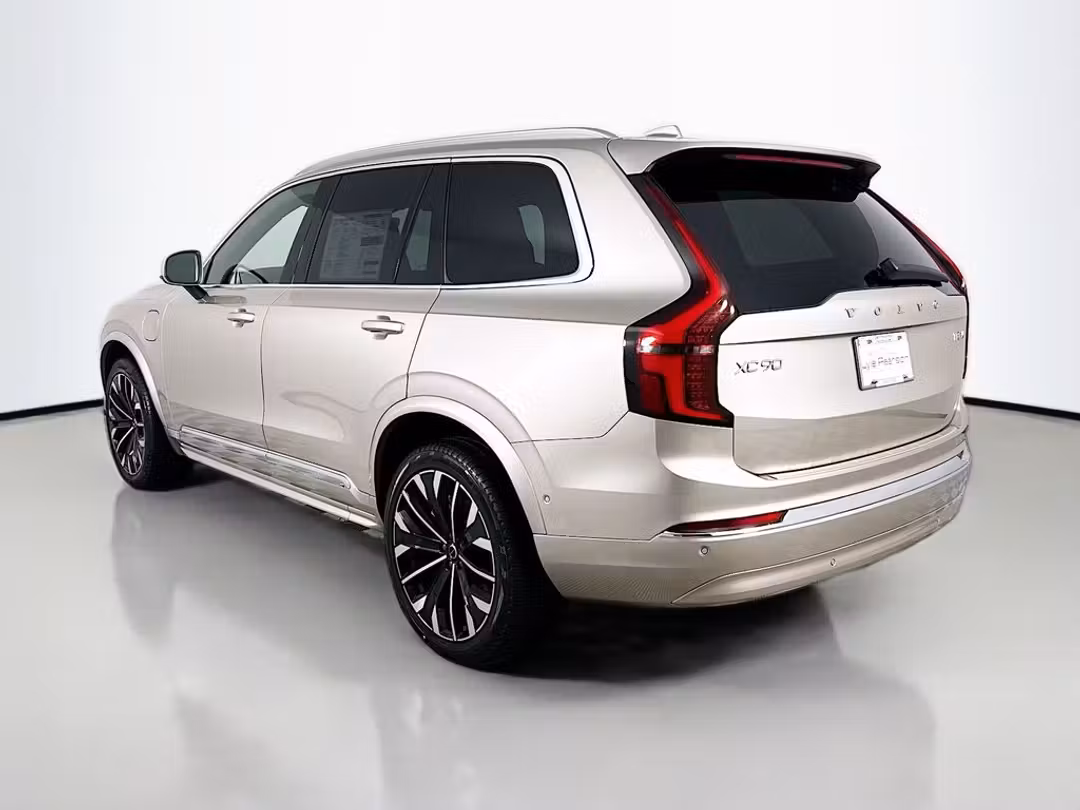 2026 Volvo Xc90 Plug-In Hybrid T8 Plus - Image 3