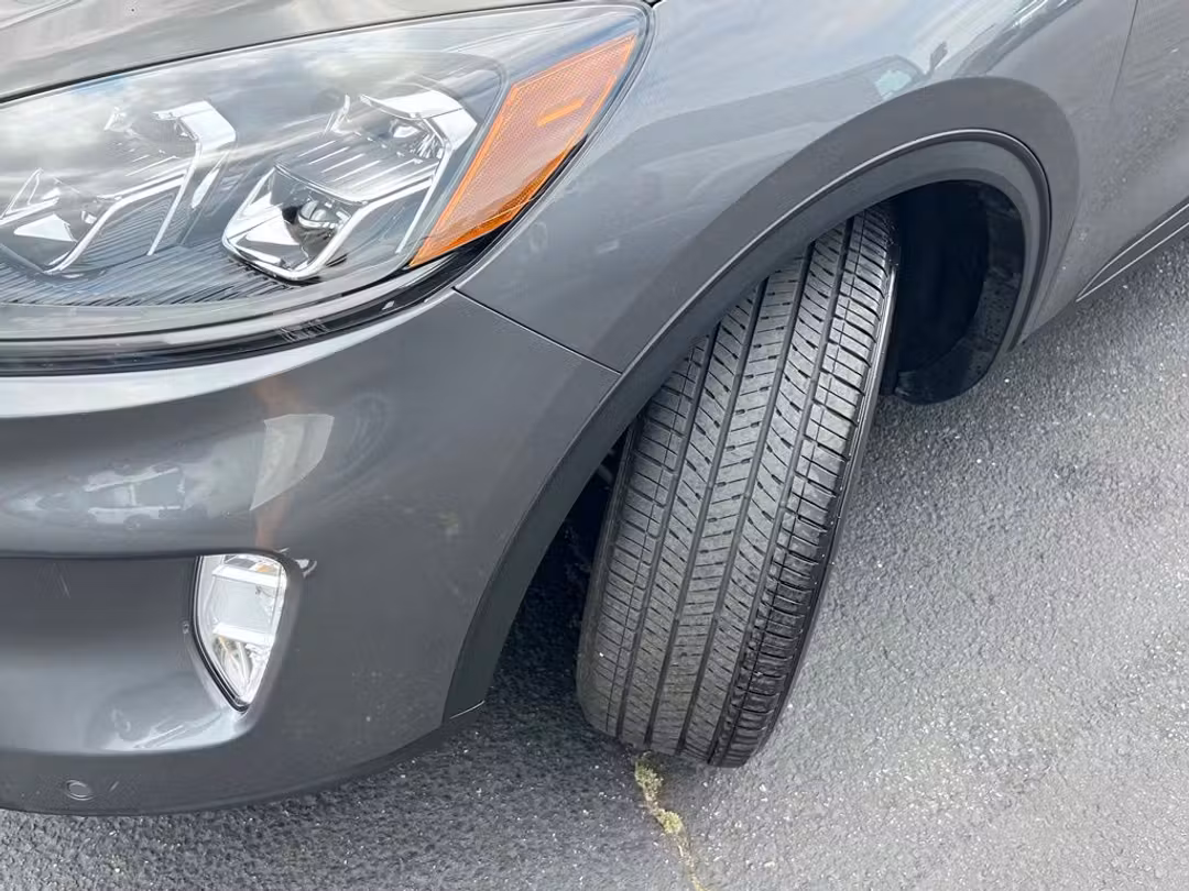 2022 Ford Escape Titanium - Image 3