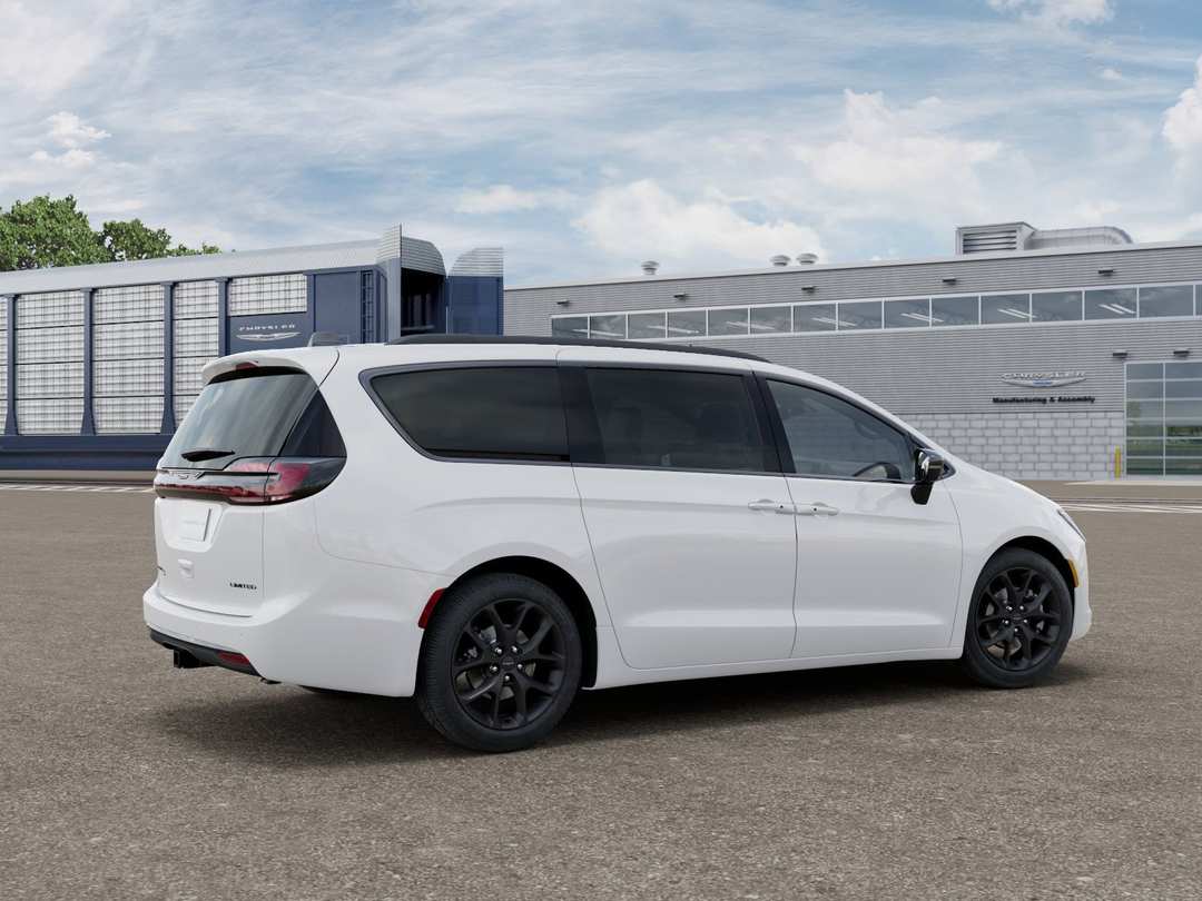 2027 Chrysler Pacifica Limited - Image 2