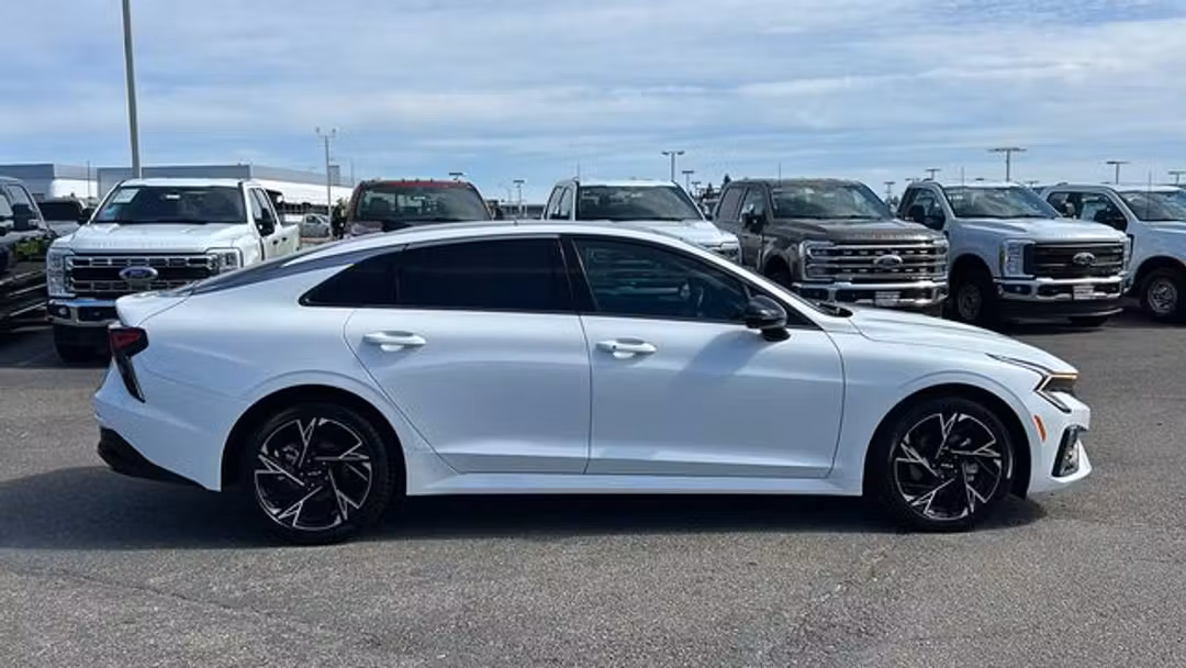 2025 Kia K5 GTLine - Image 2