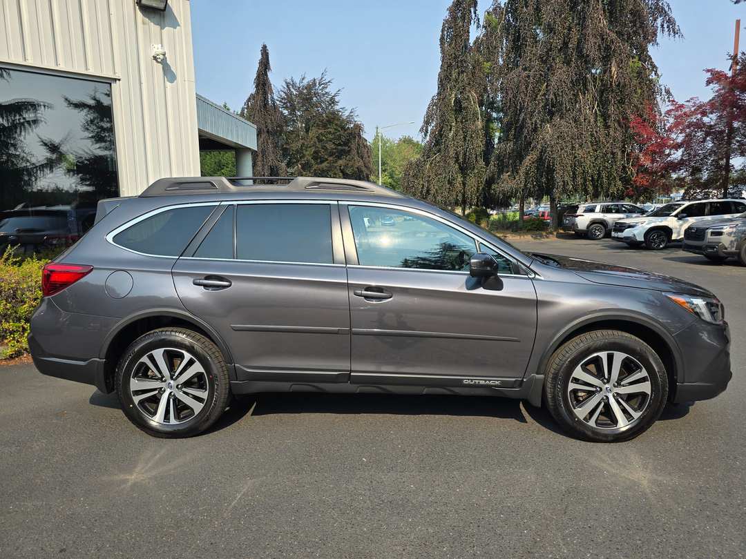 2018 Subaru Outback 3.6R - Image 3