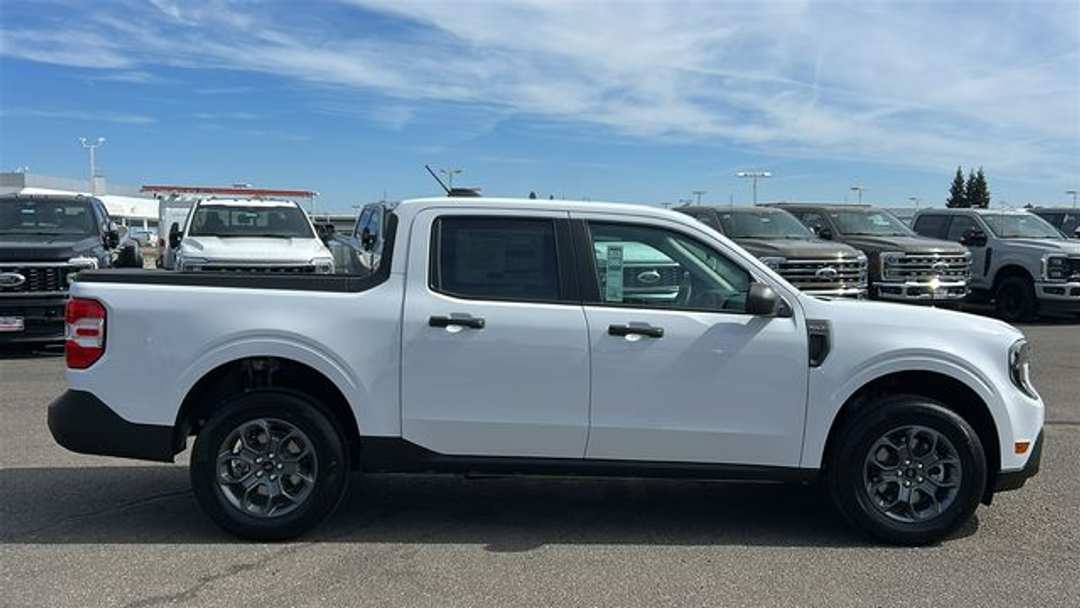 2026 Ford Maverick XLT - Image 2