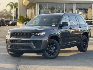 2026 Jeep Grand Cherokee Laredo Altitude