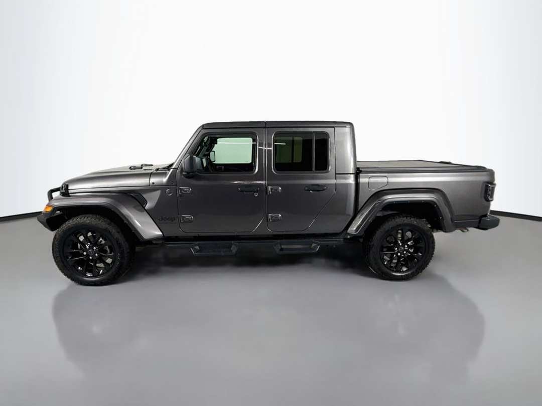 2024 Jeep Gladiator Sport - Image 2