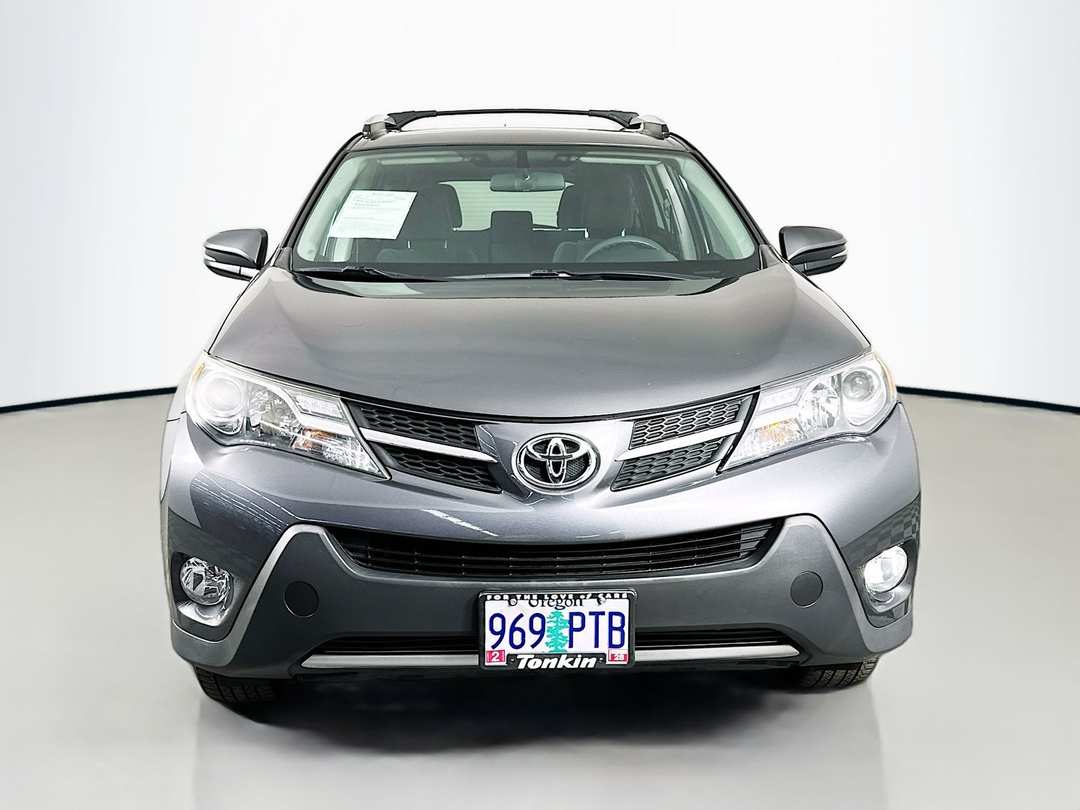2015 Toyota Rav4 XLE - Image 2