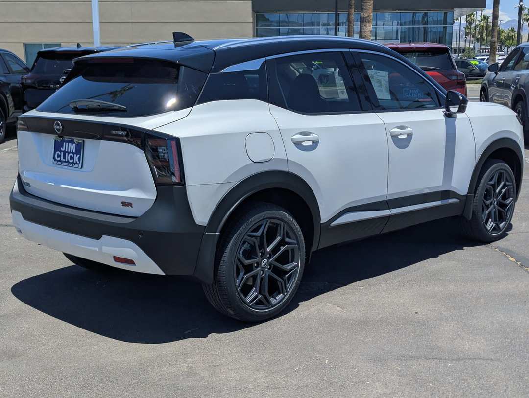 2026 Nissan Kicks SR - Image 2