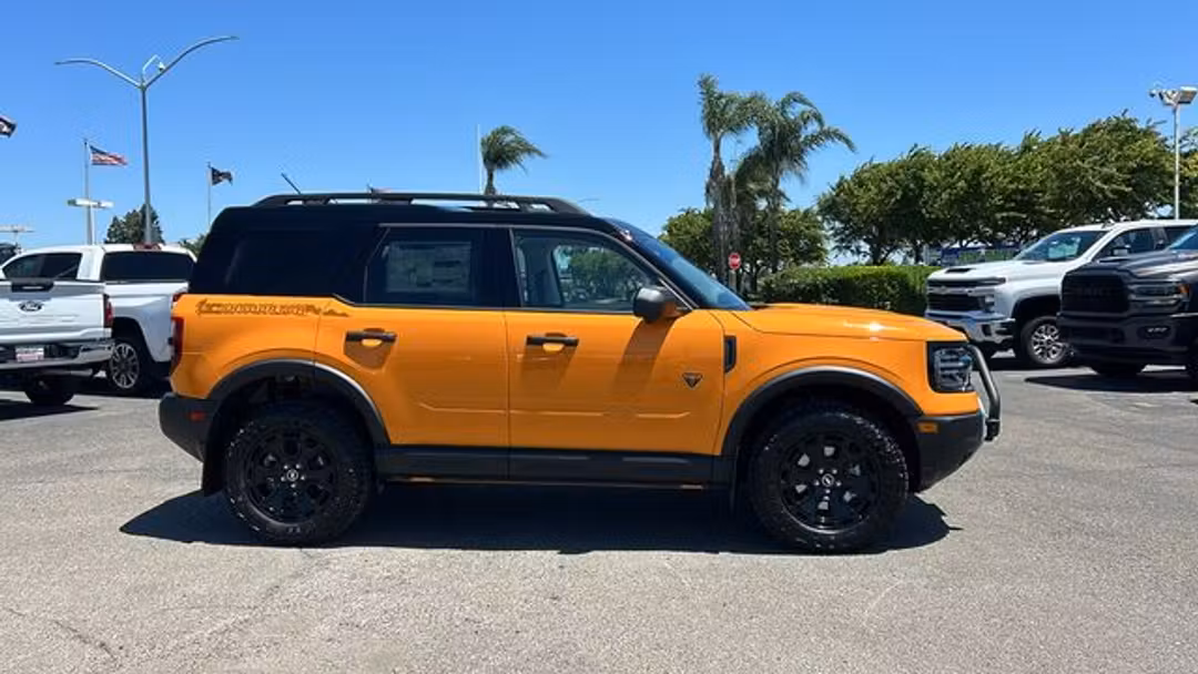 2026 Ford Bronco Sport Badlands - Image 2