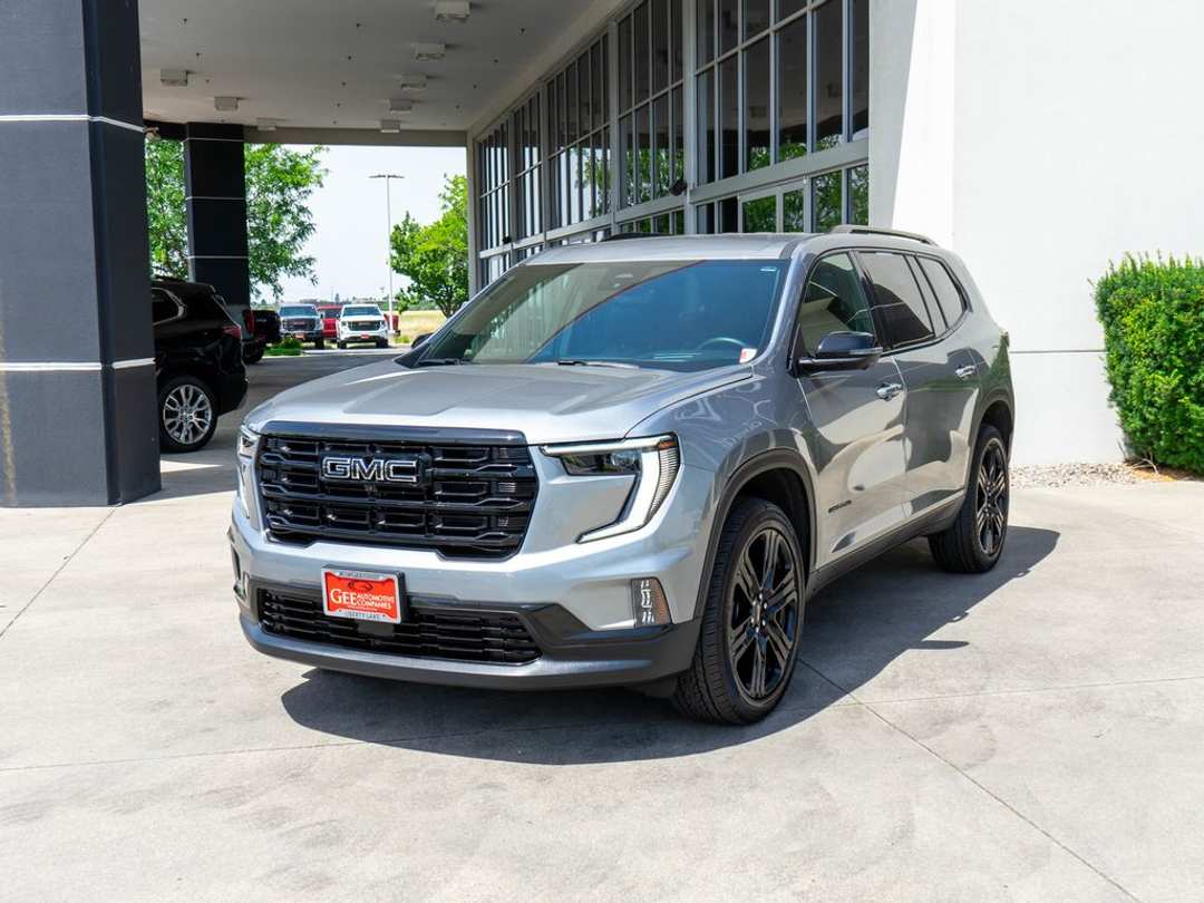 2026 GMC Acadia Elevation - Image 3