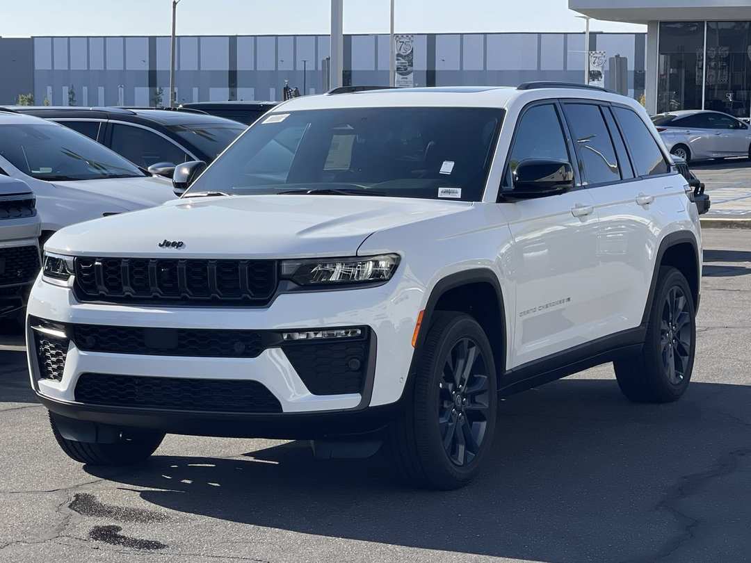 2026 Jeep Grand Cherokee 85th Anniversary Edition - Image 3