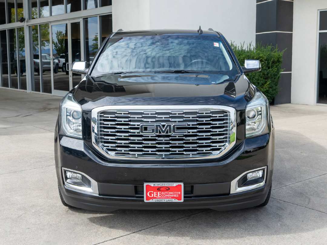 2018 GMC Yukon Denali - Image 2