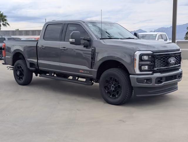 2027 Ford Super Duty F-350 Srw XLT