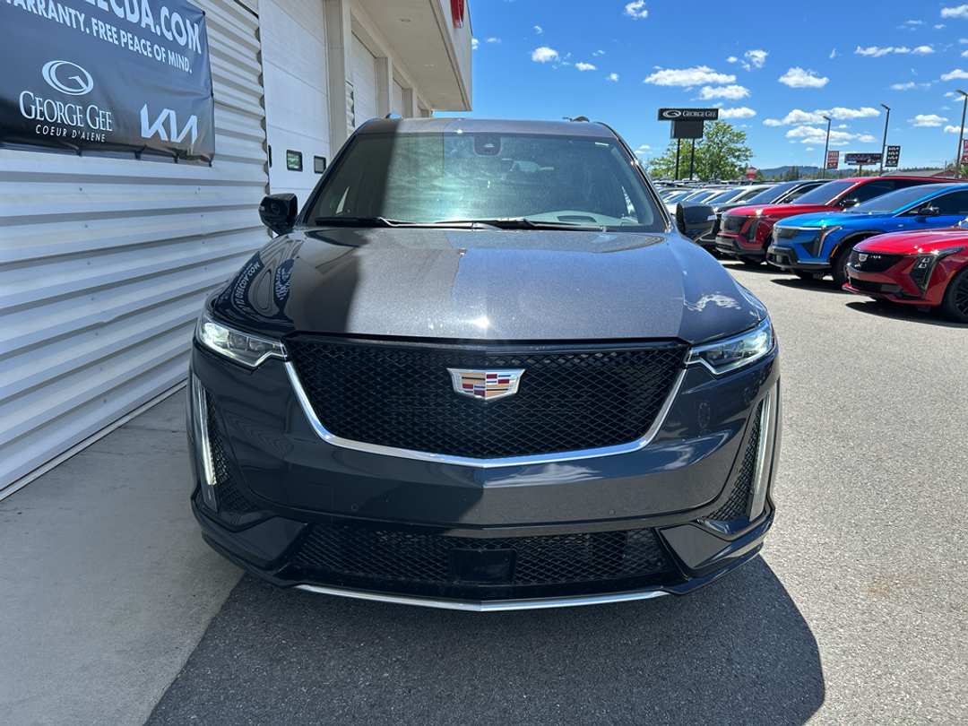 2023 Cadillac Xt6 Sport - Image 2