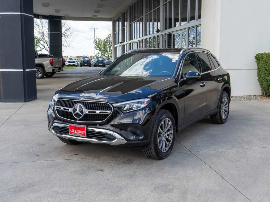 2023 Mercedes-Benz GLC GLC 300 - Image 3
