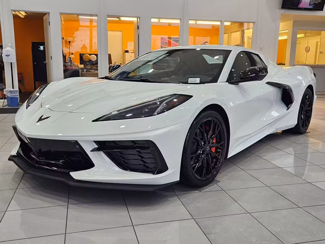 2026 Chevrolet Corvette Stingray - Image 2