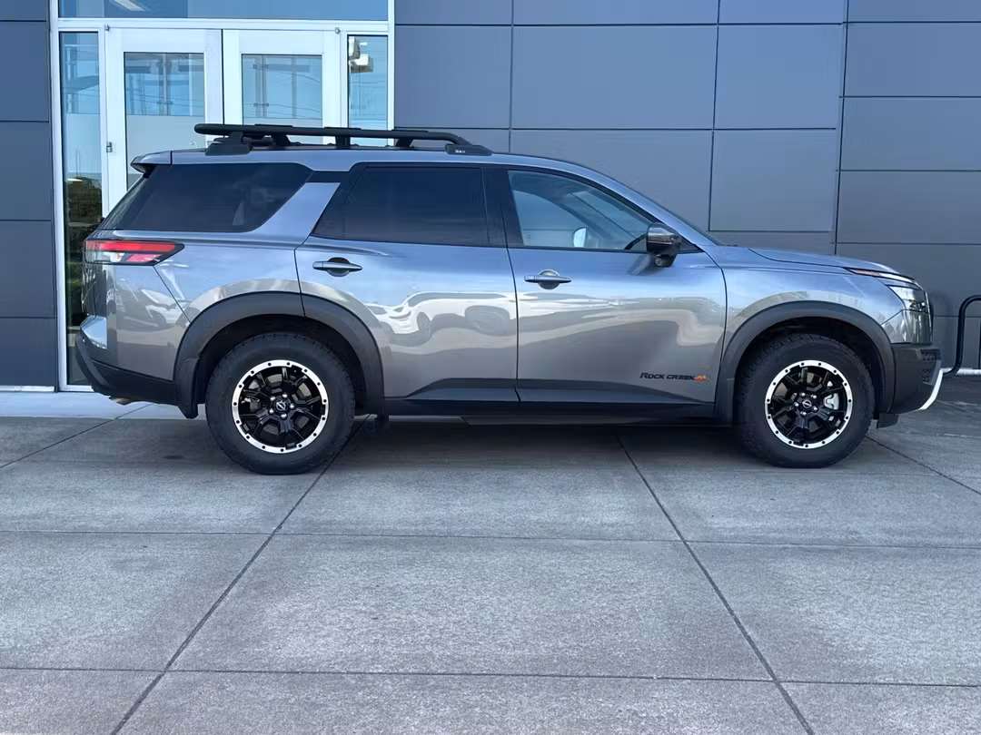 2025 Nissan Pathfinder Rock Creek - Image 2