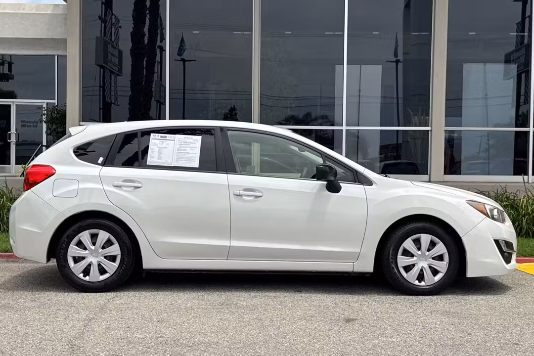 2016 Subaru Impreza 2.0i - Image 3