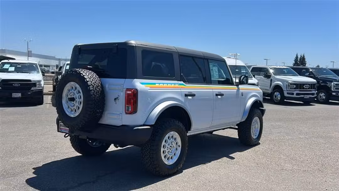 2026 Ford Bronco Big Bend - Image 3