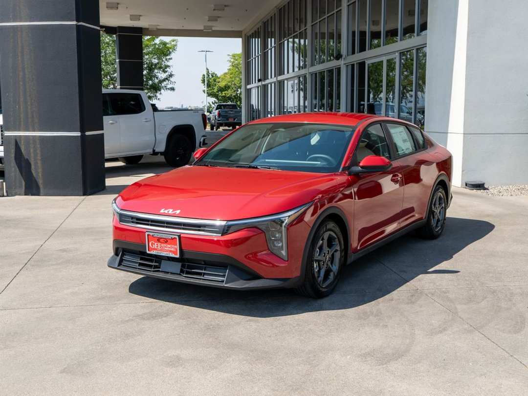 2026 Kia K4 LXS - Image 3