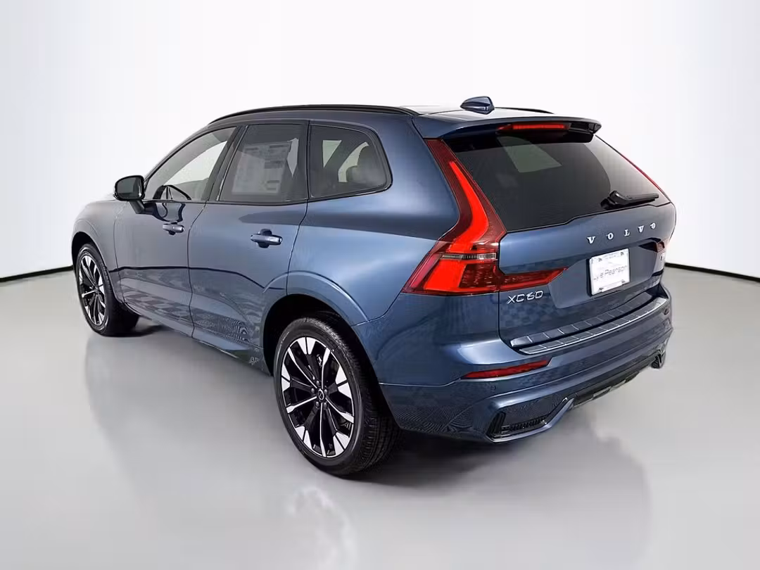 2026 Volvo Xc60 B5 Plus - Image 3