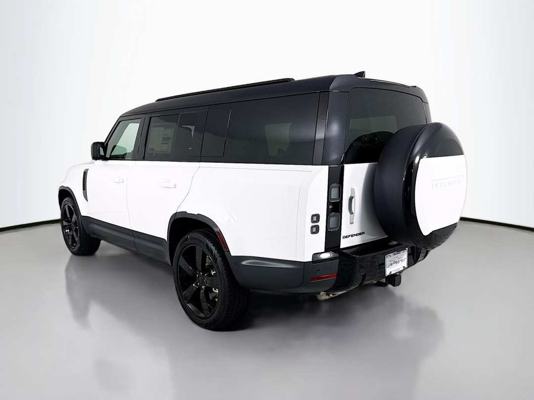 2026 Land Rover Defender 130 S - Image 3