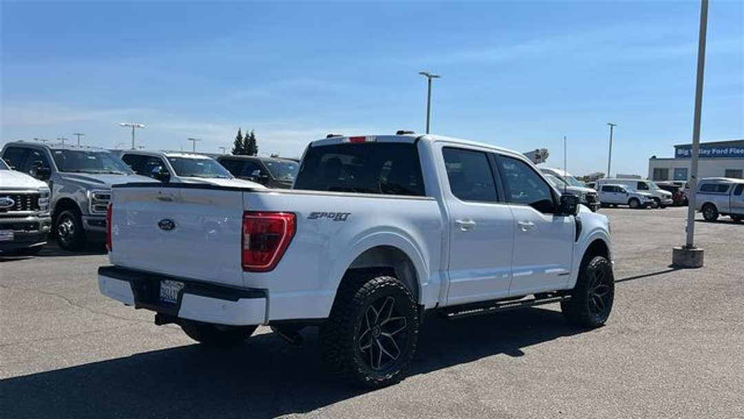 2023 Ford F-150 XLT - Image 3