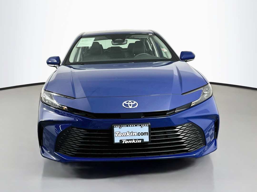 2026 Toyota Camry LE - Image 2