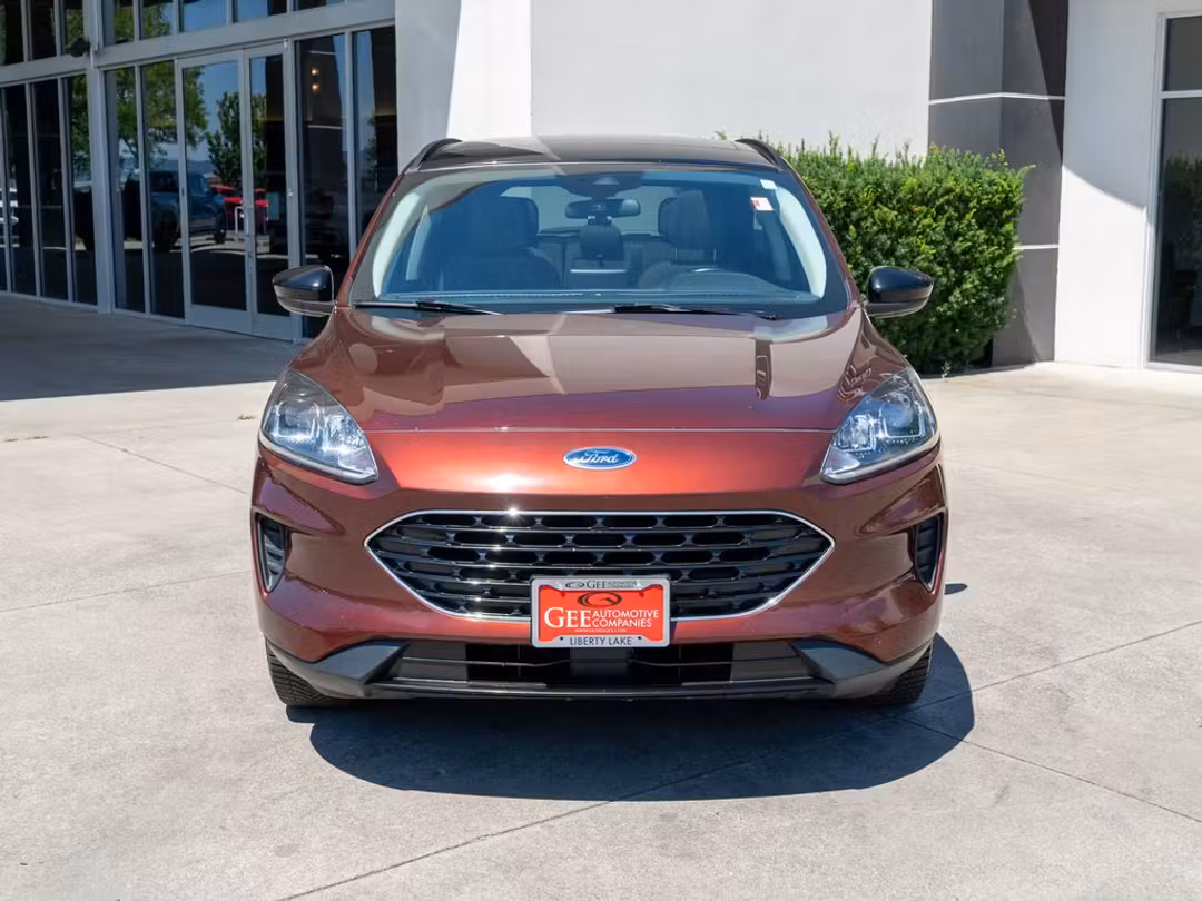 2021 Ford Escape Hybrid SE - Image 2