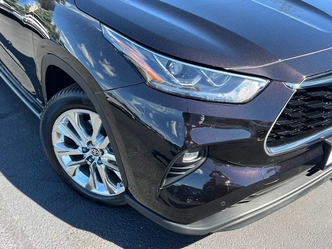 2020 Toyota Highlander Hybrid Limited - Image 2