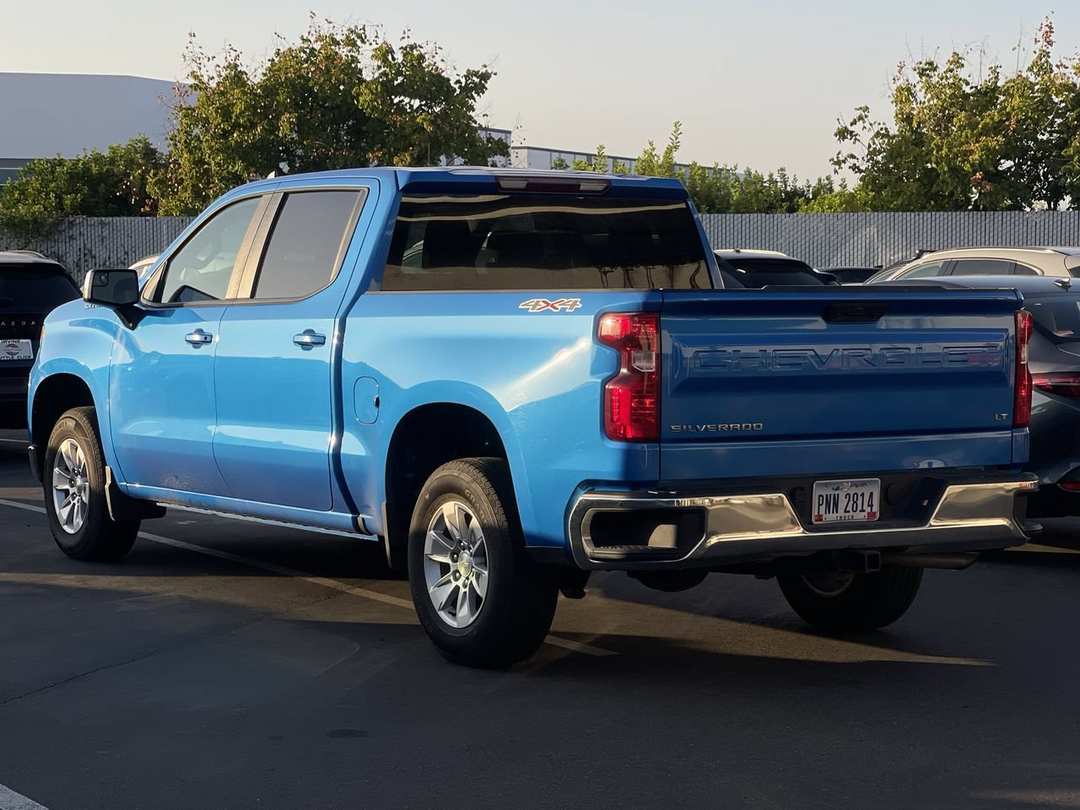 2025 Chevrolet Silverado 1500 LT - Image 3