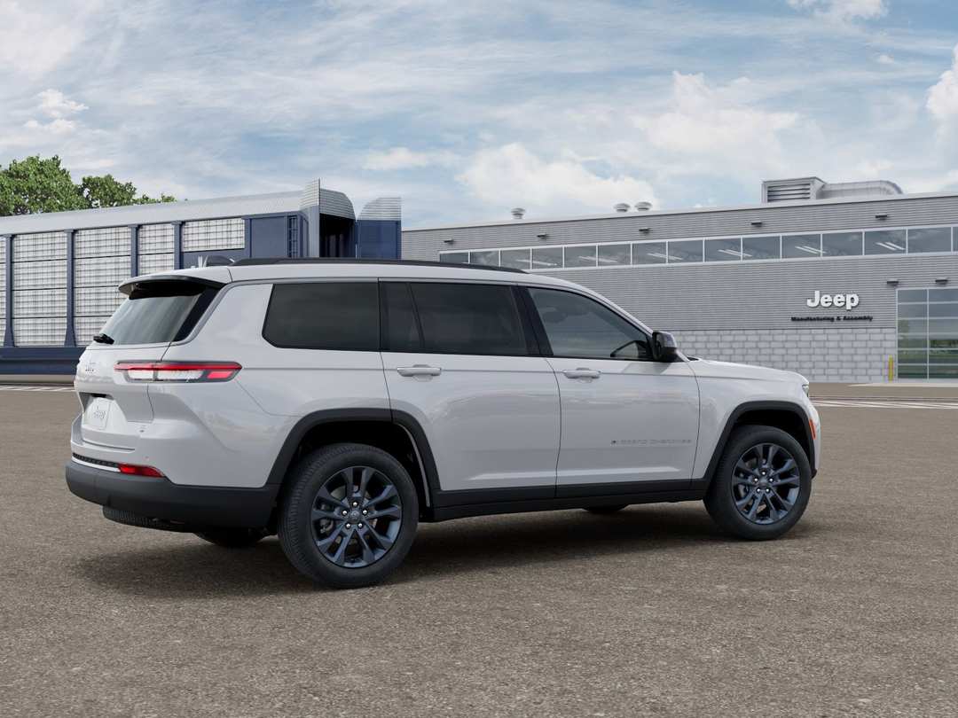 2026 Jeep Grand Cherokee L 85th Anniversary Edition - Image 2