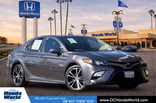 2020 Toyota Camry SE