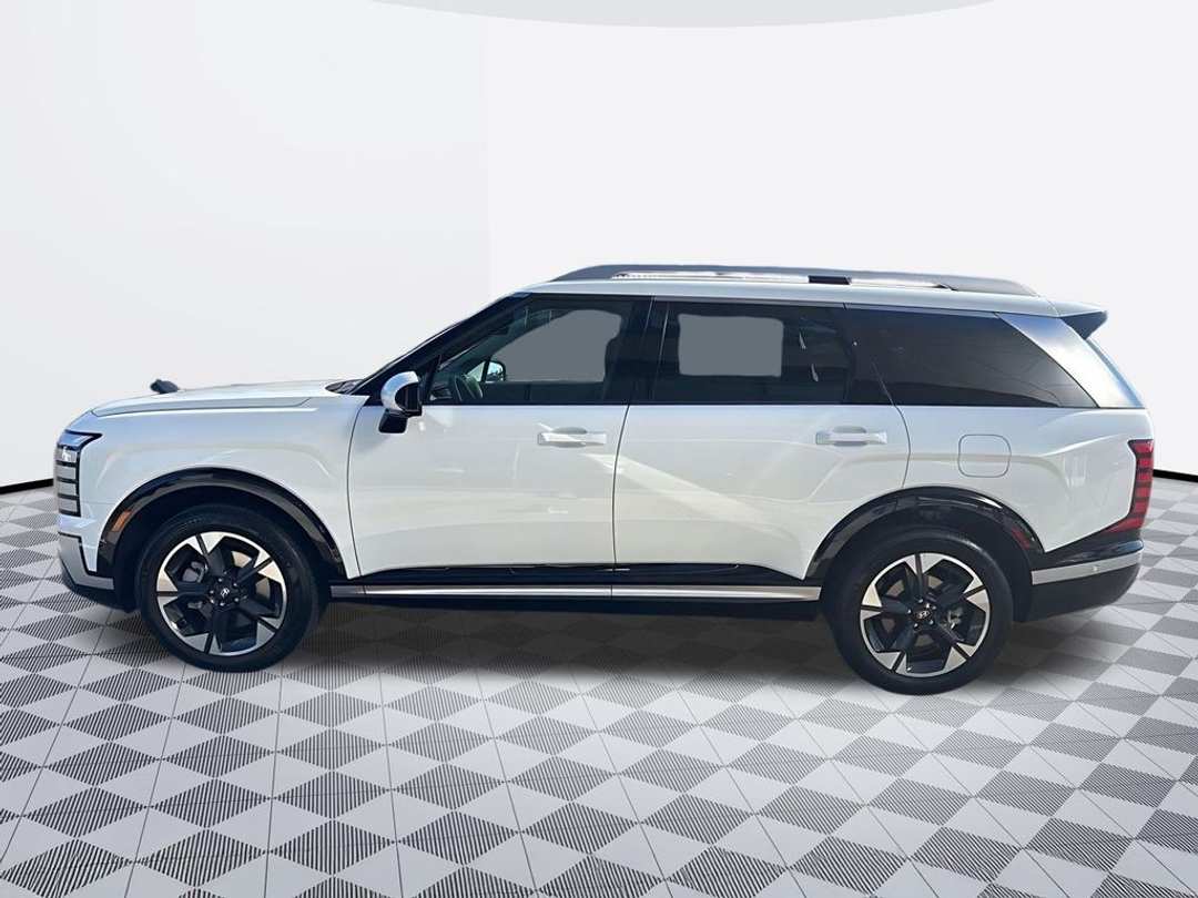 2026 Hyundai Palisade Limited - Image 2