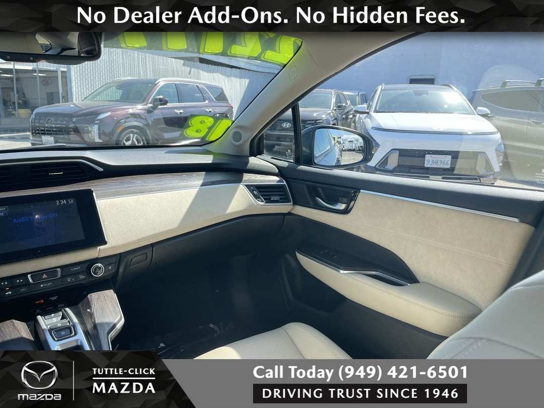 2018 Honda Clarity Plug-In Hybrid Touring - Image 3